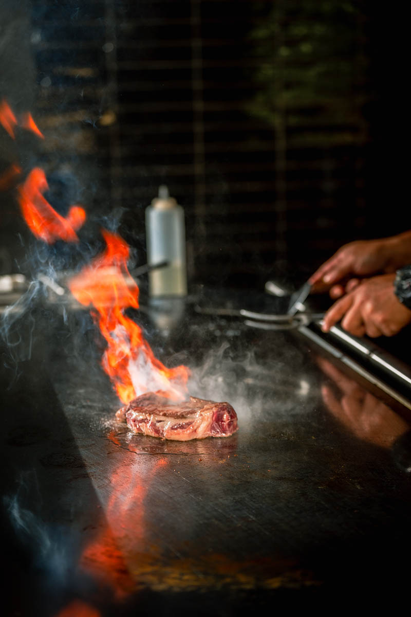 stek wagyu robiony na teppanyaki