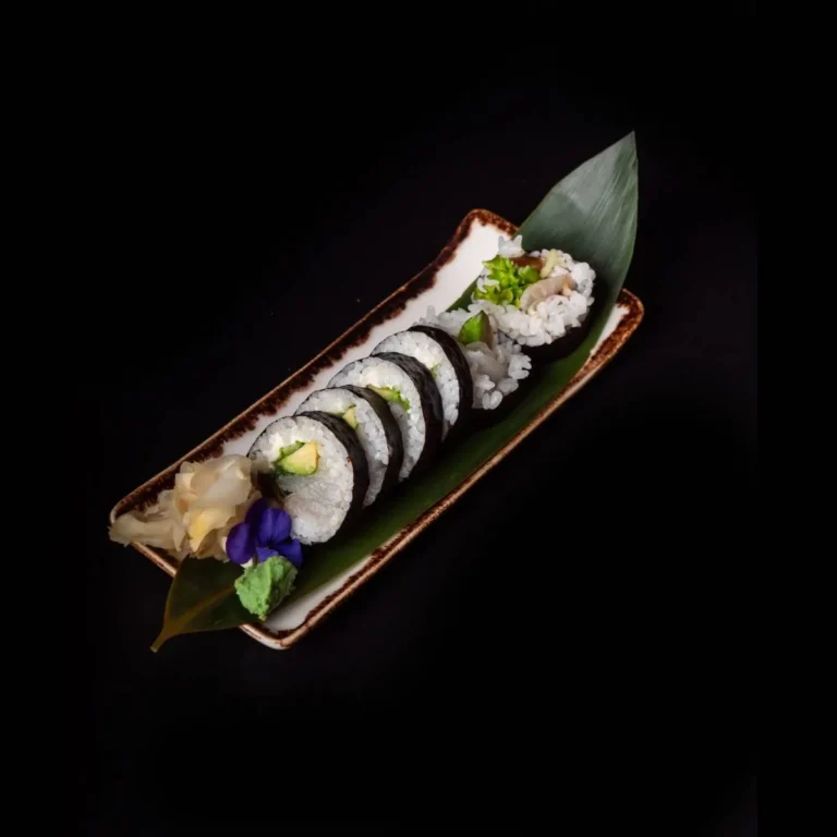 futomaki-dorada-lagodna-serek-awokado-kanpyo-ogorek_hanashi
