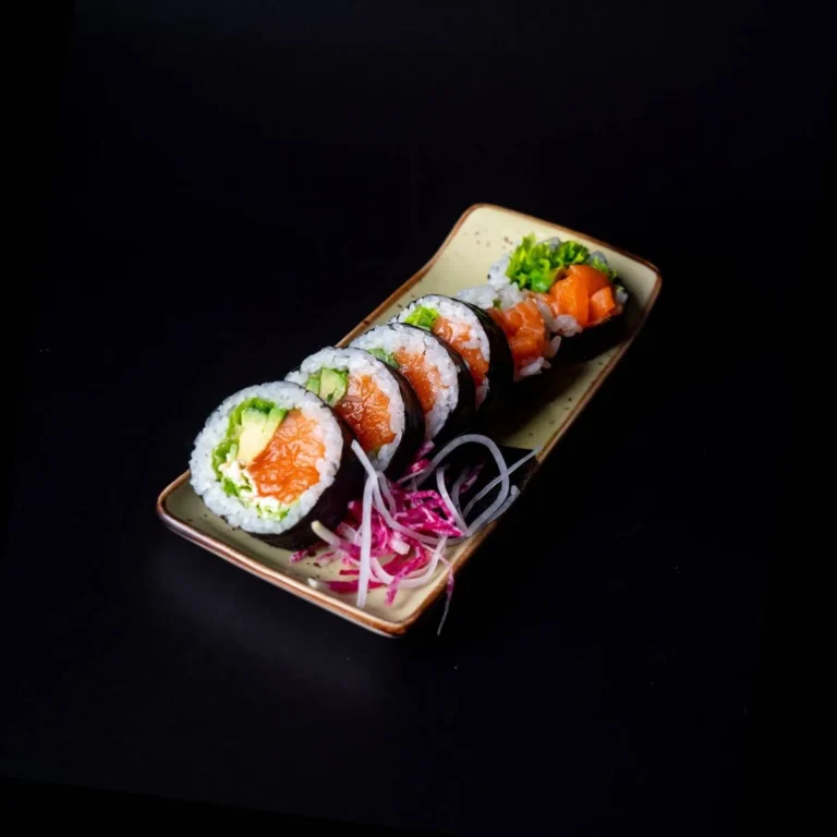 futomaki-losos-serek-awokado_hanashi
