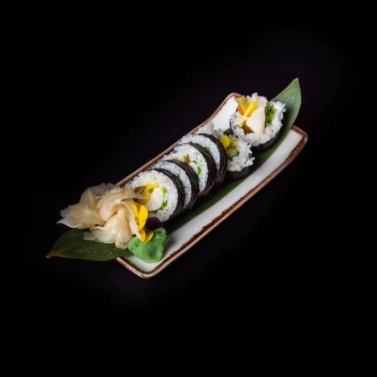 futomaki-maslana-opalana-ostra-majonez-jalapeno-oshinko-por_hanashi