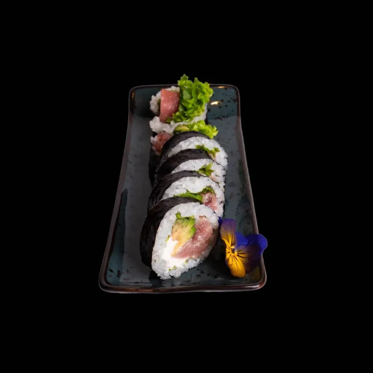 futomaki-tunczyk-serek-awokado_hanashi